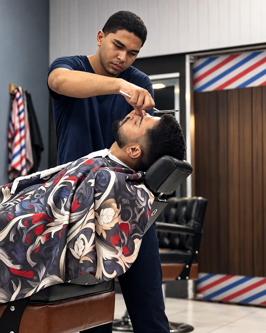Leandro trabalhando no acabamento de um cliente